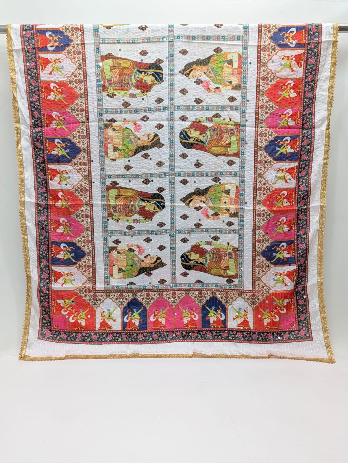 Traditional motif Chinon dupatta with border print