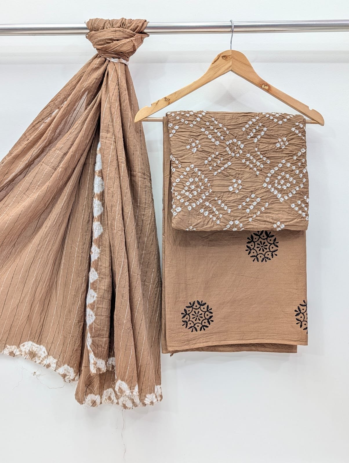 The Street pal Best quality Bandhani Cotton Suit Set with Cotton Dupatta
