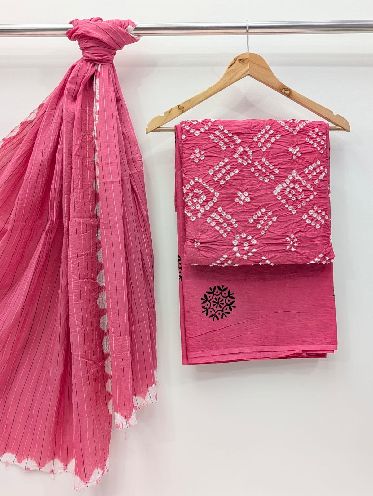 The Street pal Best quality Bandhani Cotton Suit Set with Cotton Dupatta