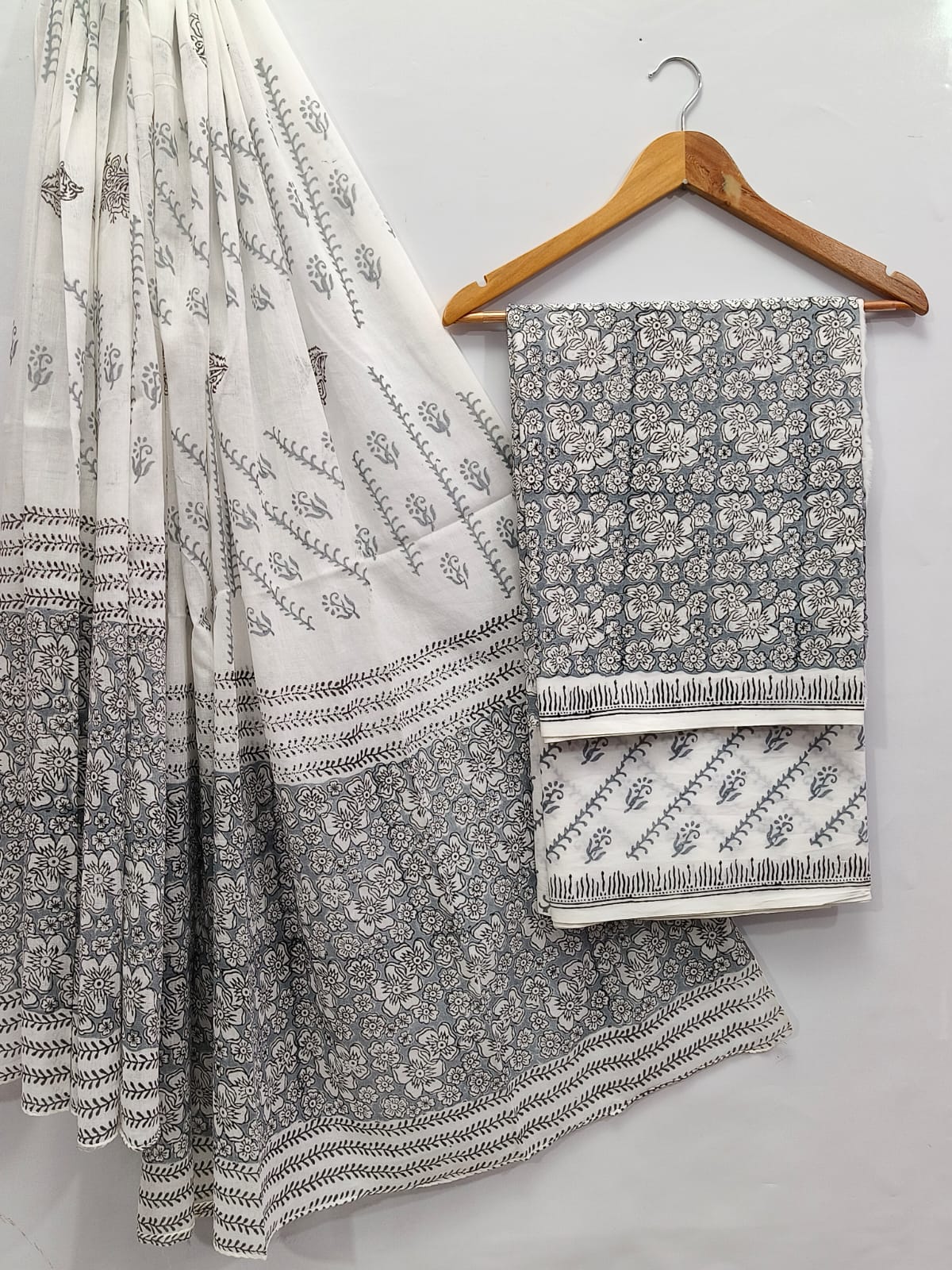 Hand Block Cotton Salwar Suit Set with Cotton Dupatta - TSPSMTPA13