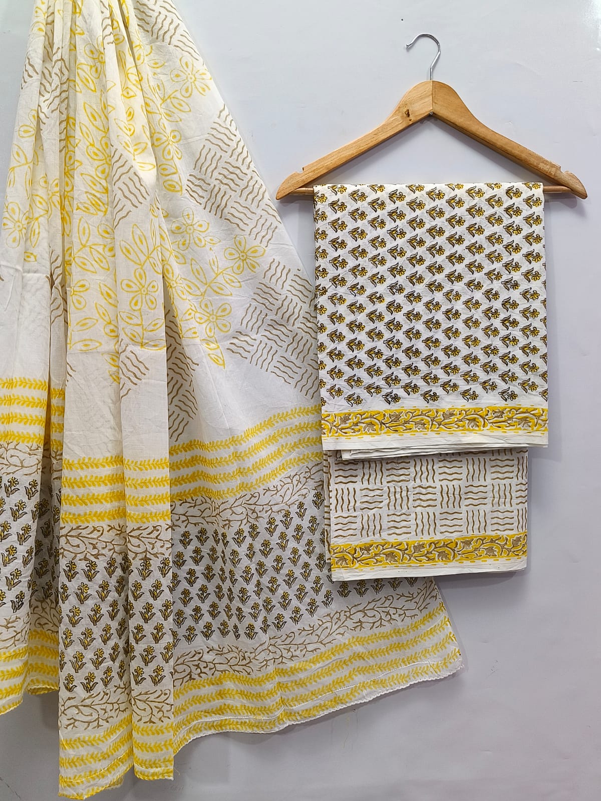 Hand Block Cotton Salwar Suit Set with Cotton Dupatta - TSPSMTPA37