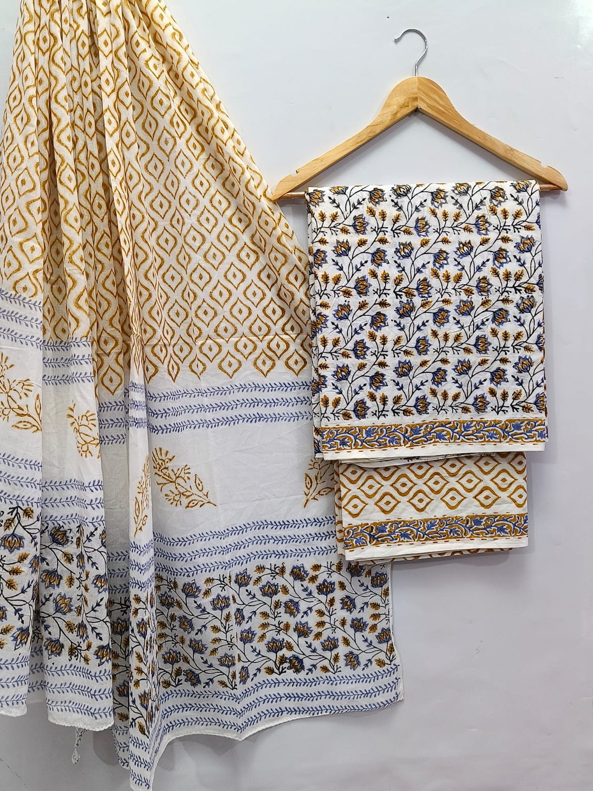 Hand Block Cotton Salwar Suit Set with Cotton Dupatta - TSPSMTPA53