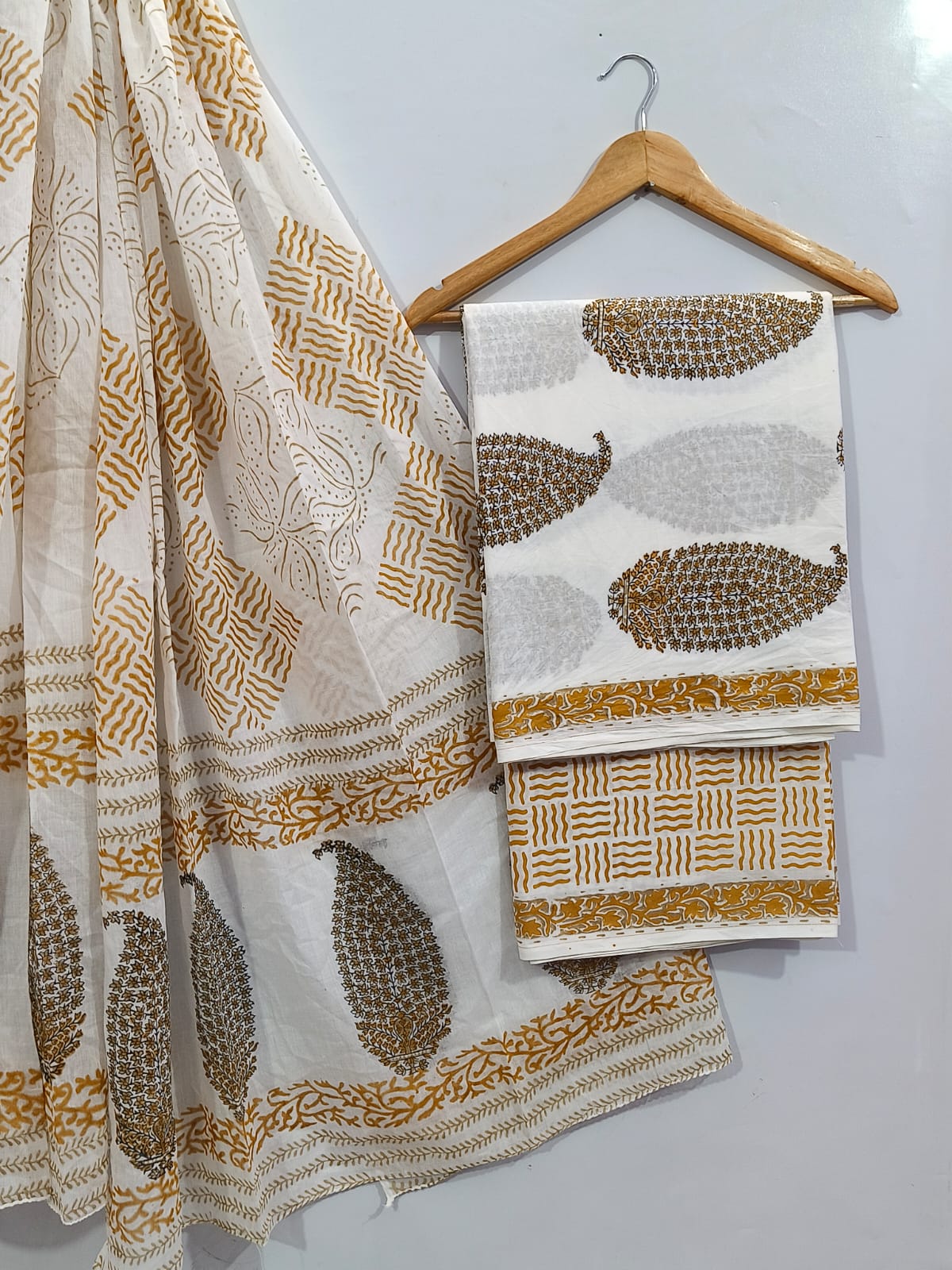 Hand Block Cotton Salwar Suit Set with Cotton Dupatta - TSPSMTPA83