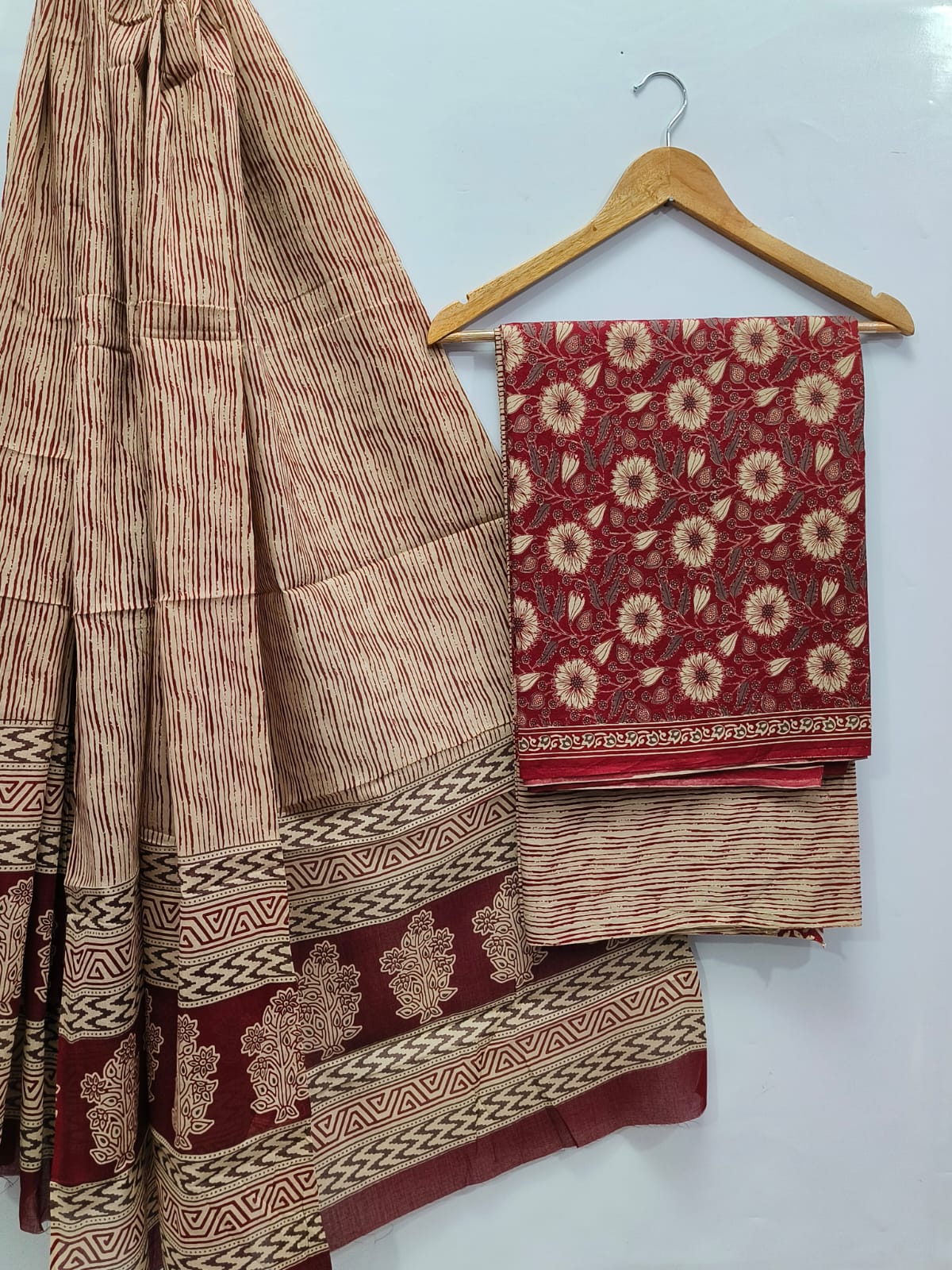 Cotton Screen Print Salwar Suit with Cotton Dupatta - TSPSMVVSP37