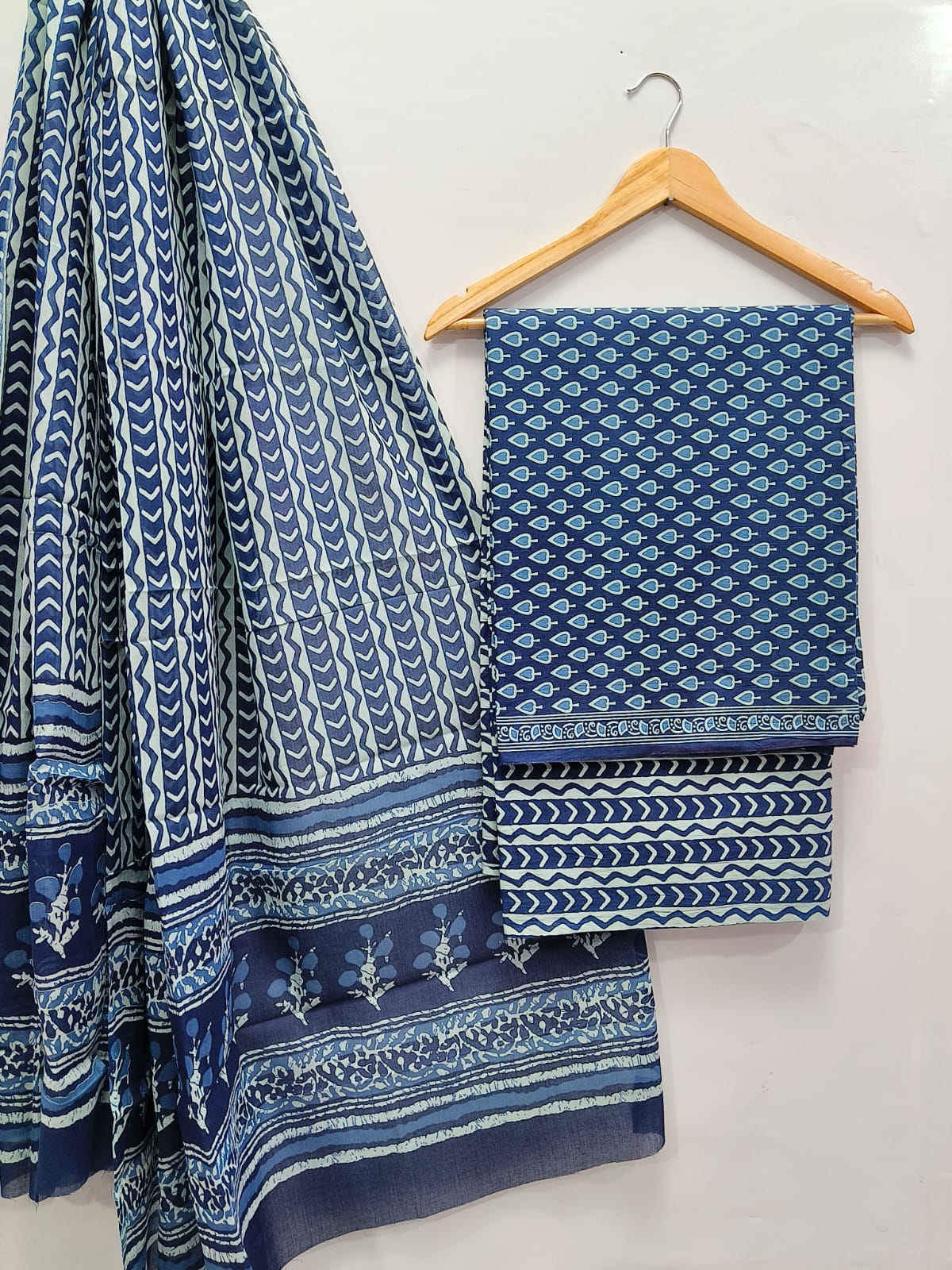 Cotton Screen Print Salwar Suit with Cotton Dupatta - TSPSMVVSP43