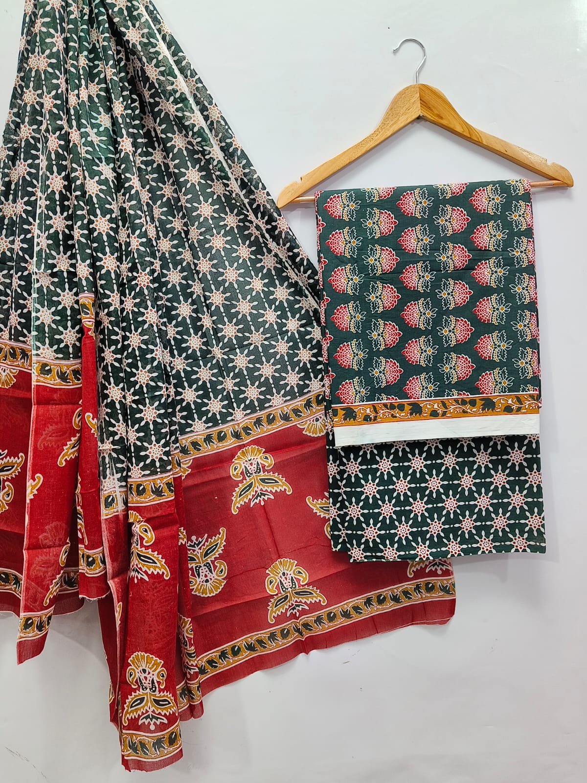 Cotton Screen Print Salwar Suit with Cotton Dupatta - TSPSMVVSP65