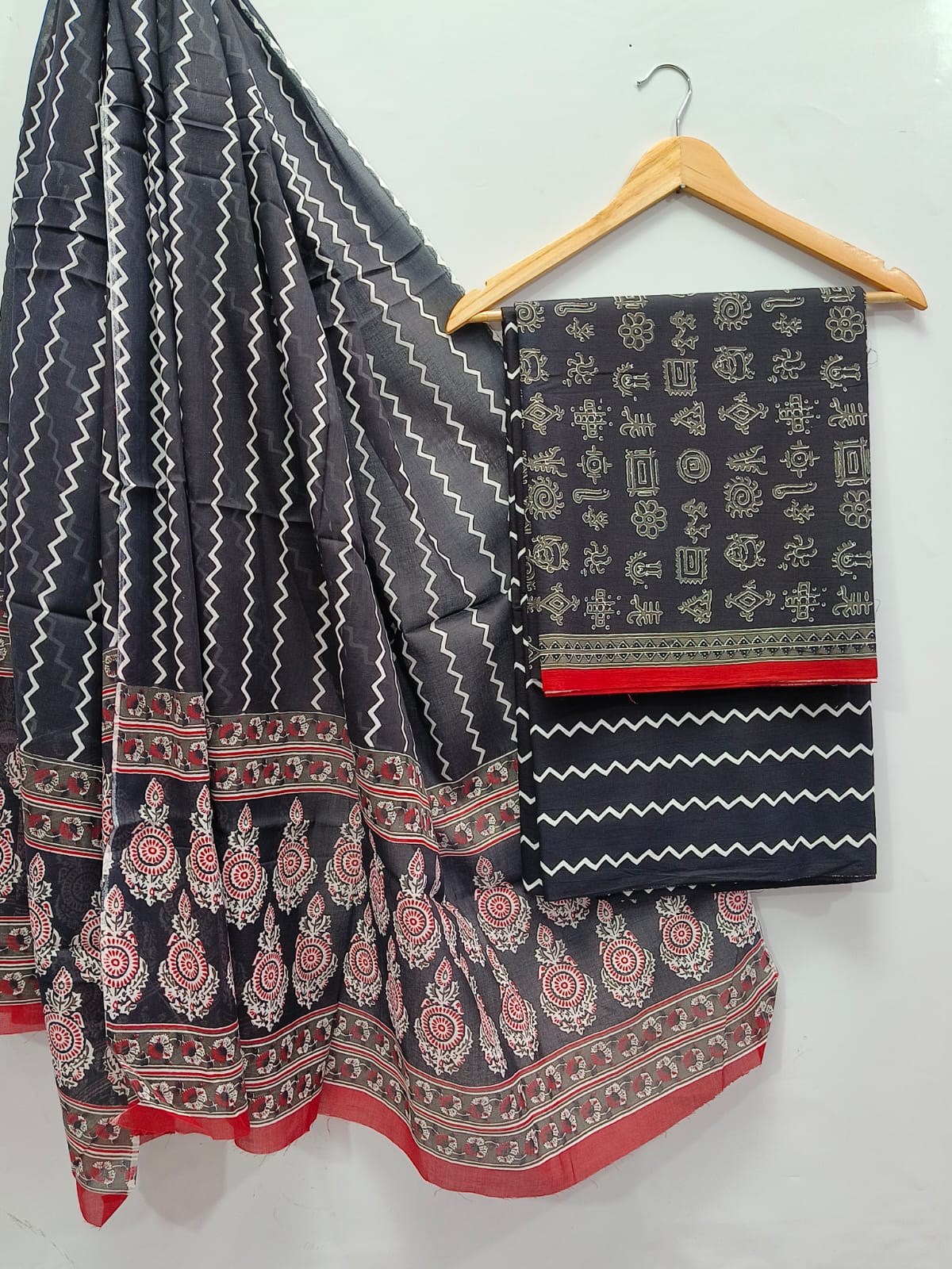 Cotton Screen Print Salwar Suit with Cotton Dupatta - TSPSMVVSP67