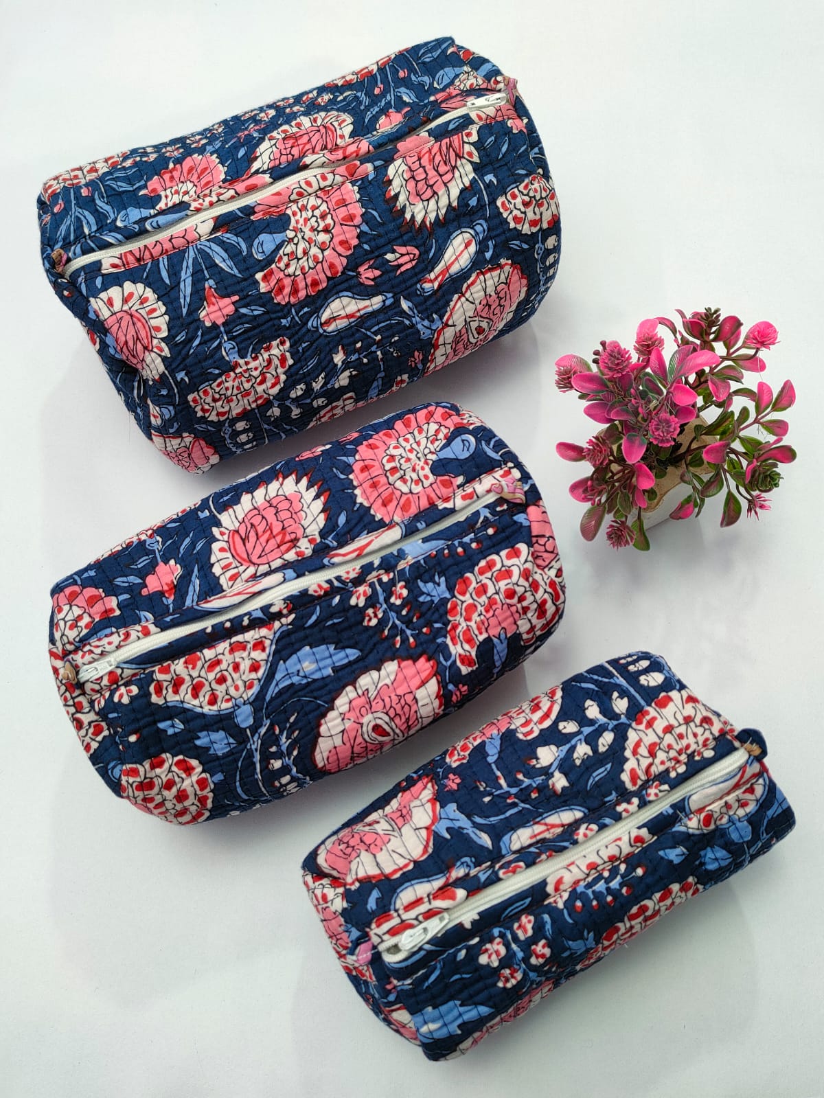 Set of 3 Pouches With A Waterproof Lining, Perfect For Cosmetics