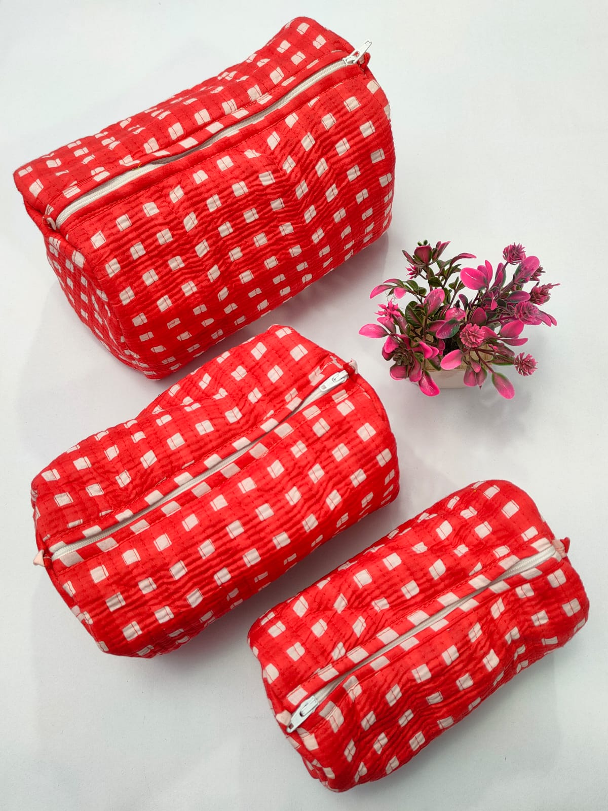 Set of 3 Pouches With A Waterproof Lining, Perfect For Cosmetics