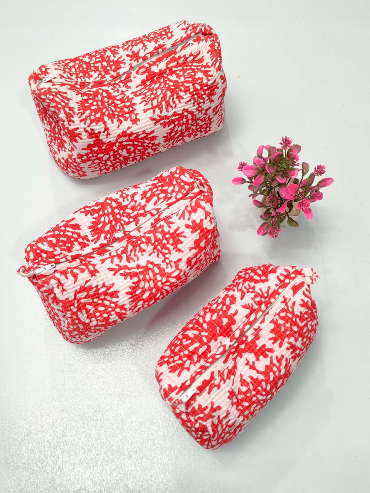 Set of 3 Pouches With A Waterproof Lining, Perfect For Cosmetics