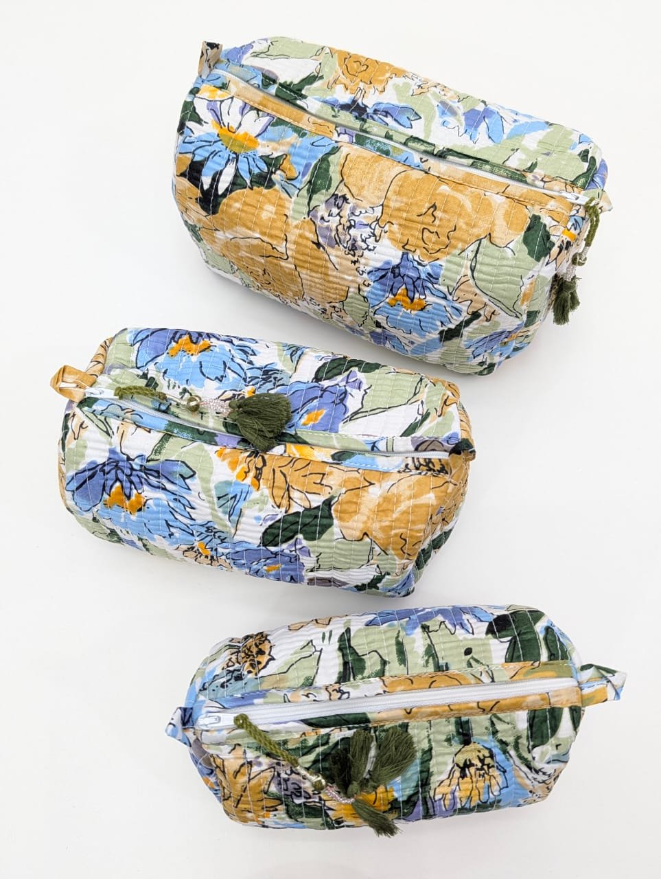 Set of 3 Pouches With A Waterproof Lining, Perfect For Cosmetics