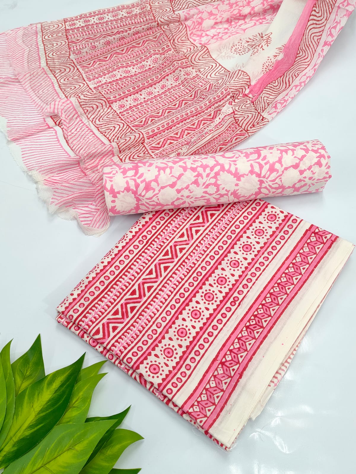 Hand Block Cotton Salwar Suit Set with Chiffon Dupatta - TSPSCHVV5