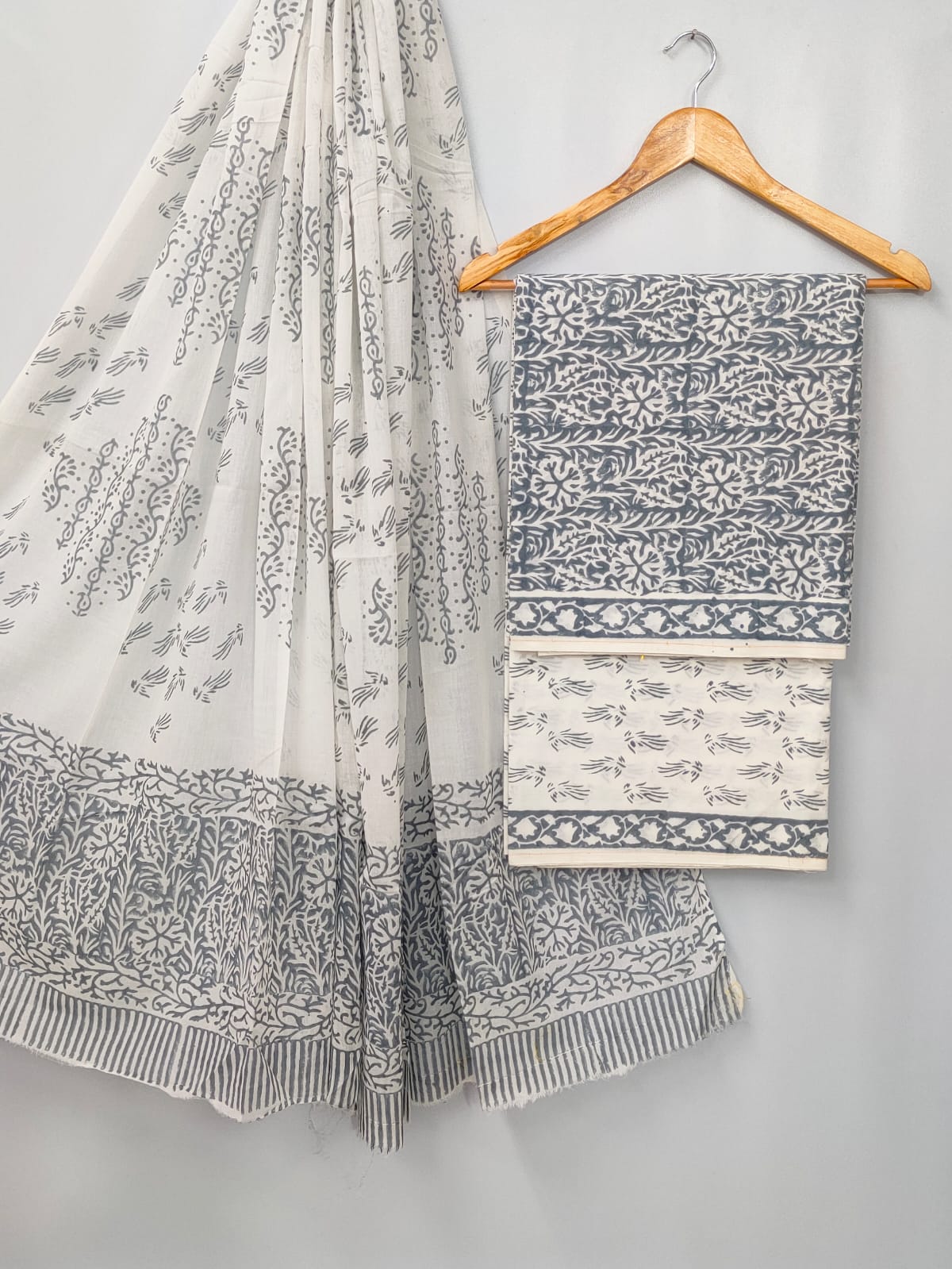 Hand Block Cotton Salwar Suit Set with Cotton Dupatta - TSPSMTP55