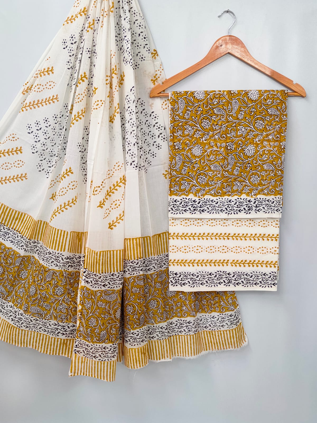 Hand Block Cotton Salwar Suit Set with Cotton Dupatta - TSPSMTP70