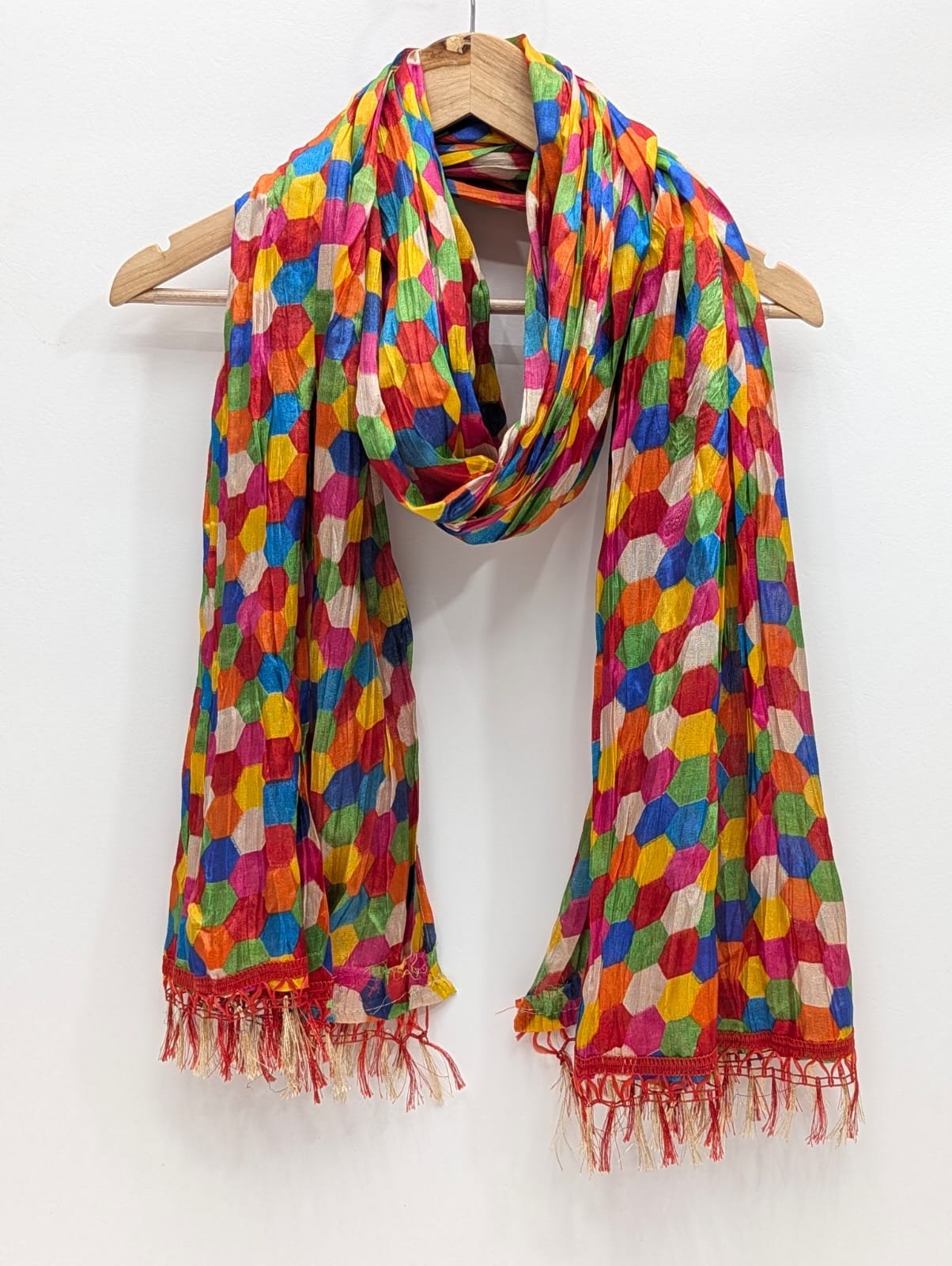 Multicolor geometric pattern synthetic fibre stole