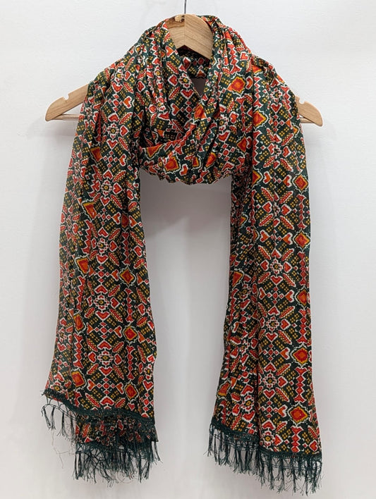 Dark green geometric print synthetic stole tassels