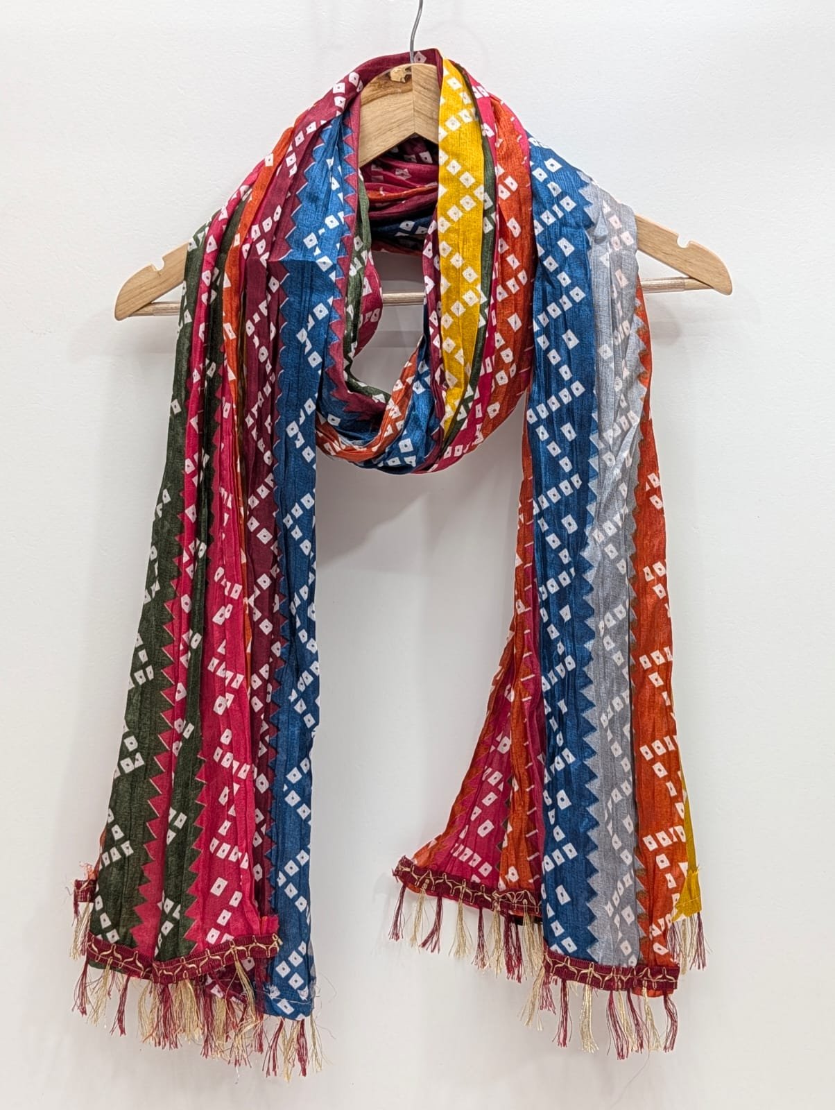 Multicolor geometric pattern synthetic fibre dupatta