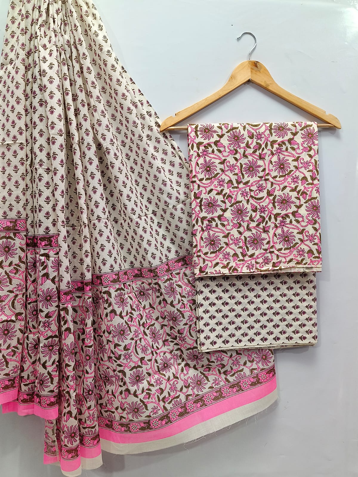 Cotton Screen Print Salwar Suit with Cotton Dupatta  - TSPSMVVSP61