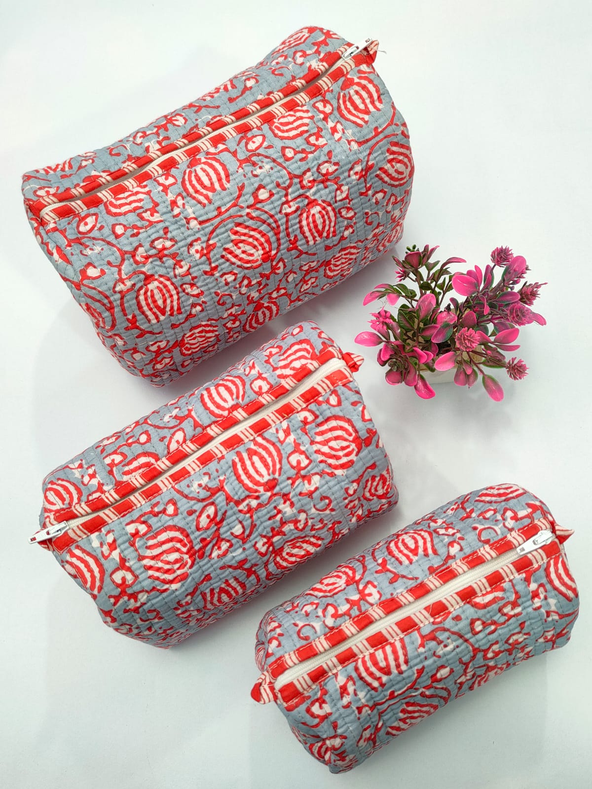 Set of 3 Pouches With A Waterproof Lining, Perfect For Cosmetics