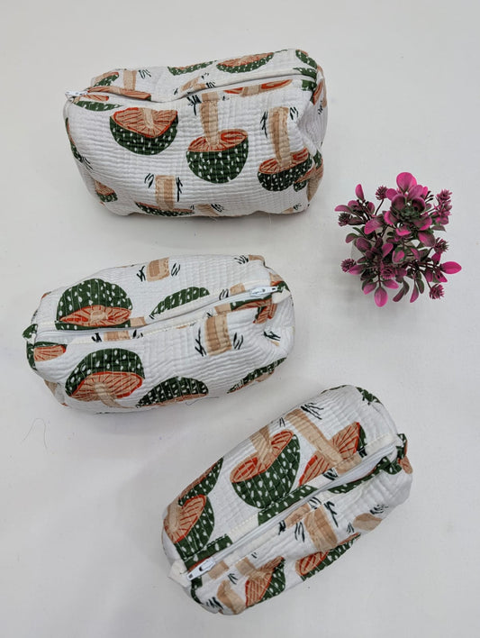 Set of 3 Pouches With A Waterproof Lining, Perfect For Cosmetics