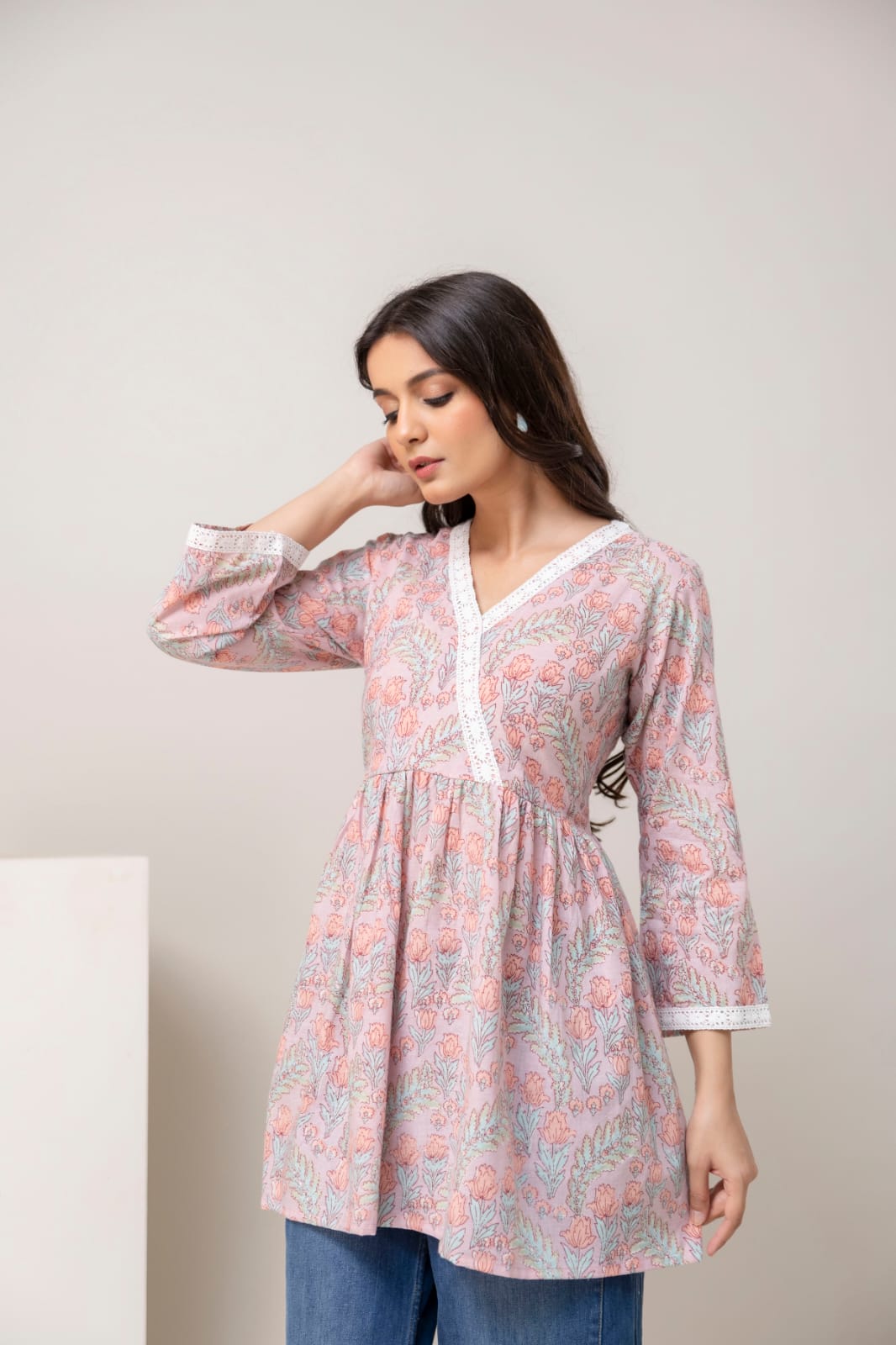 Pastel Pink Floral Cotton Short Kurti – V Neck Lace Detail