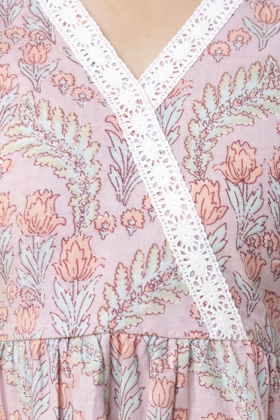 Pastel Pink Floral Cotton Short Kurti – V Neck Lace Detail