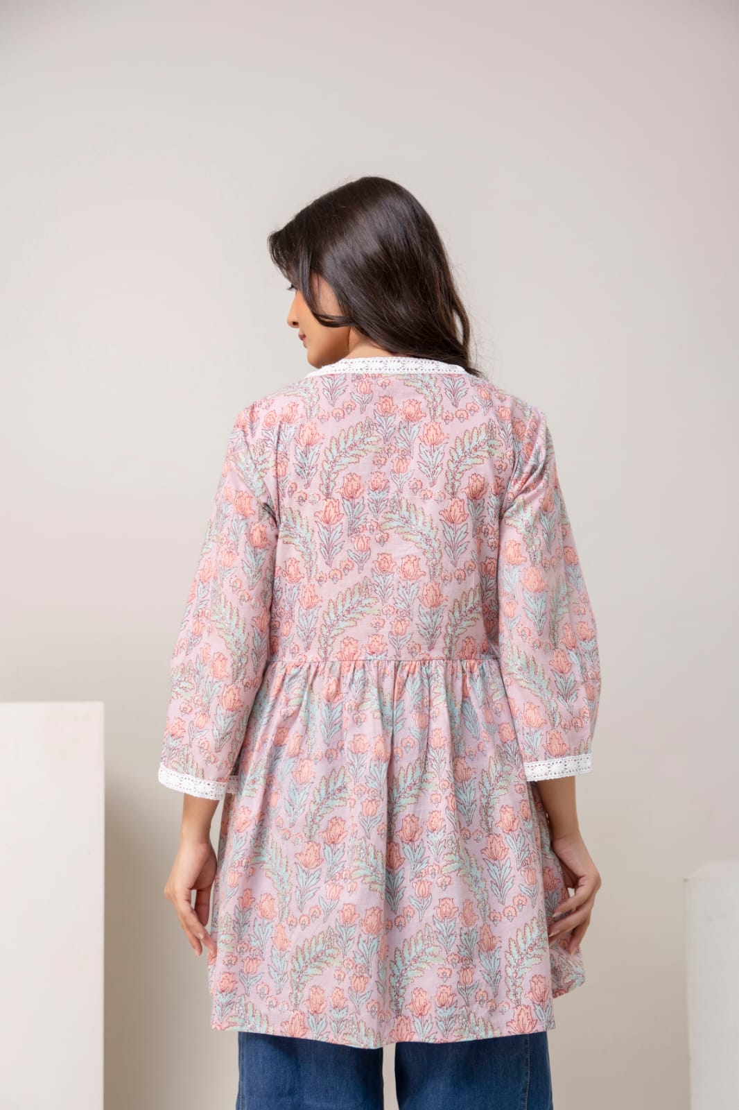 Pastel Pink Floral Cotton Short Kurti – V Neck Lace Detail