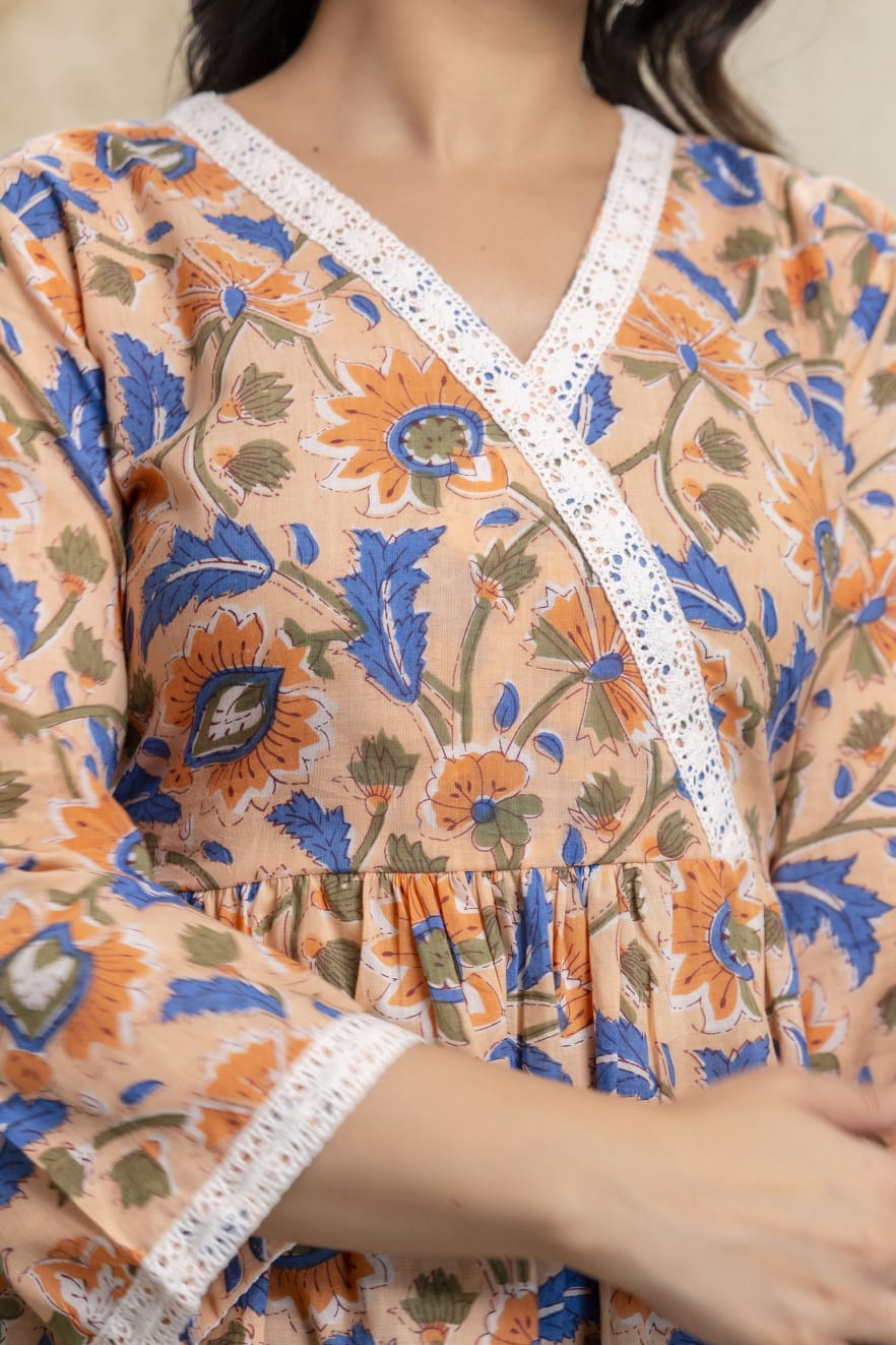 Peach Floral Cotton Short Kurti – V Neck Lace Detail