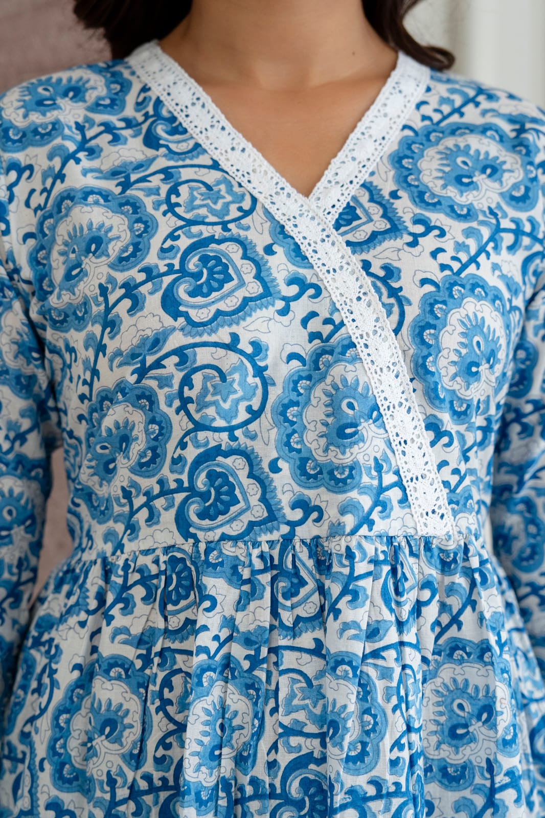 Paisley Cotton Short Kurti – V Neck Lace Detail - Blue White