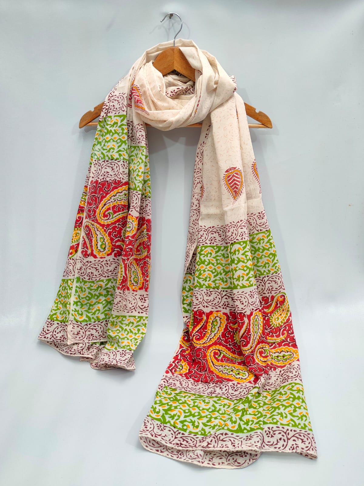 2.5 Meter Mul Cotton HandBlock Sanganeri Dupatta - TSPDSTP1